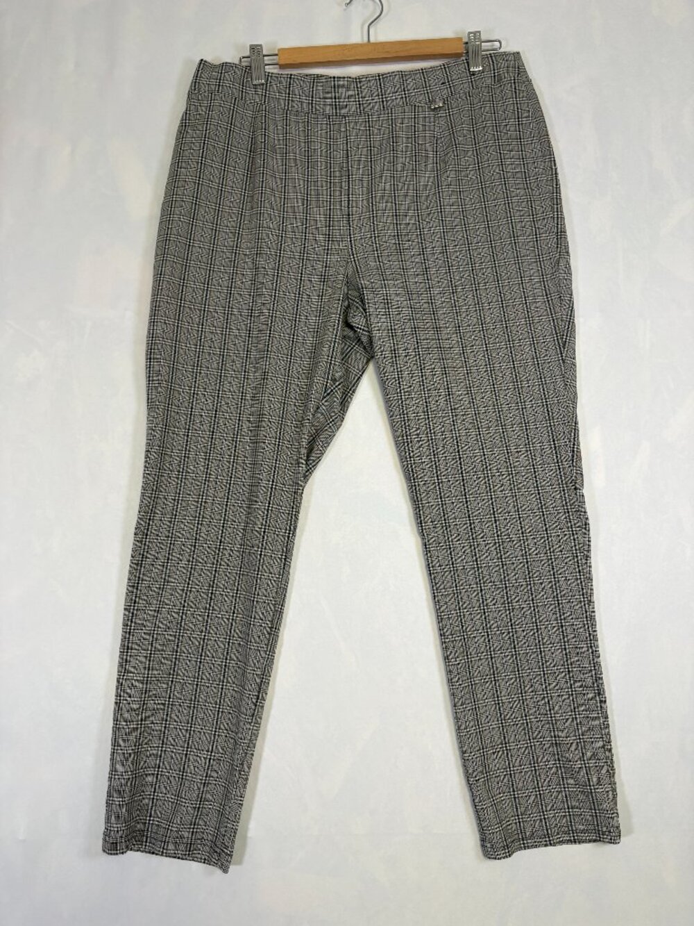 Women’s Grey Plaid Pull-On Dress Pants Large L Cropped Ankle Straight Leg